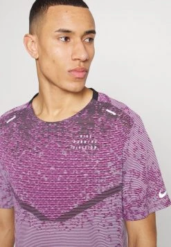 Nike Performance Herren RUN - Sport T-shirt - Black/sangria/doll/reflective Silver -Angebote Nike Store 31d9c0f29bef47ee8c3133be69fb0b27