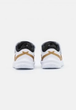 Nike Performance TEAM HUSTLE 10 UNISEX - Basketballschuh - Black/metallic Gold/white/photon Dust -Angebote Nike Store 3280ef4cc9fa4fdbbec3e7414315e711