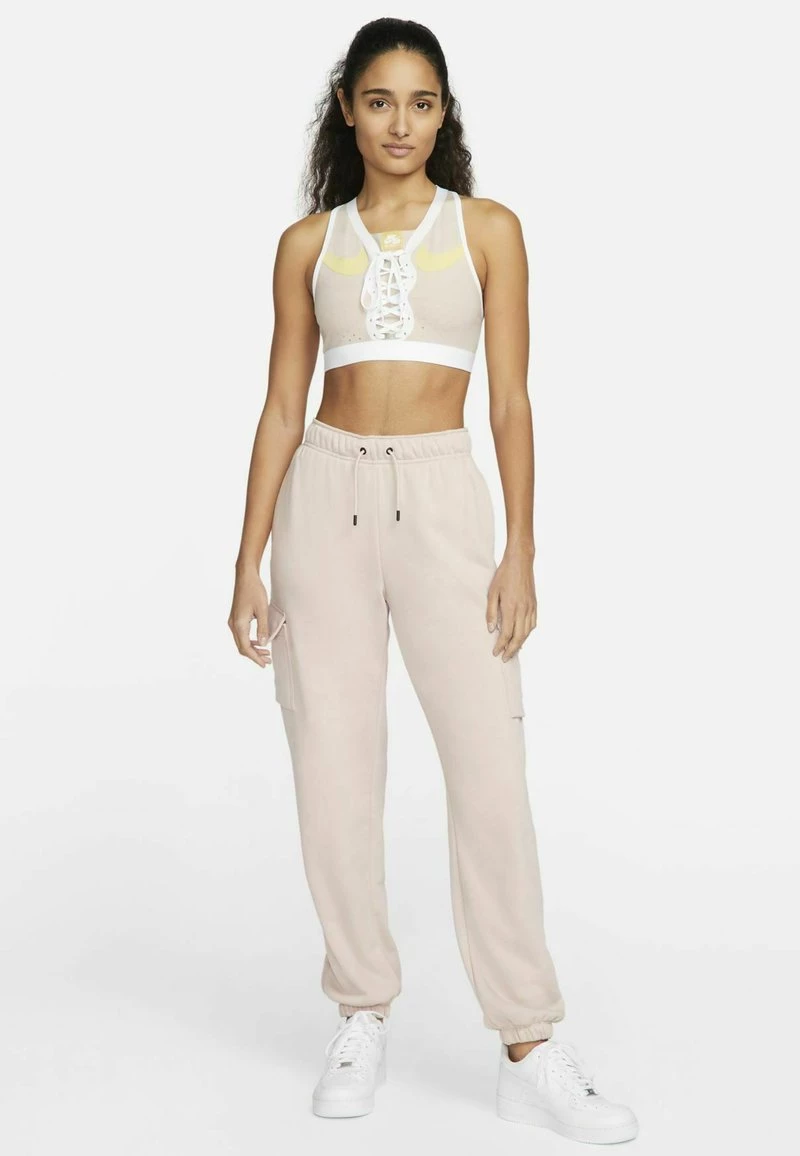 Nike Performance NIKE DRI-FIT AIR FORCE MET VETERS EN MEDIUM ON - Bustier - Fossil Stone White Saturn Gold White | Damen 6 Nike Performance NIKE DRI-FIT AIR FORCE MET VETERS EN MEDIUM ON - Bustier - Fossil Stone White Saturn Gold White | Damen – Bild 6