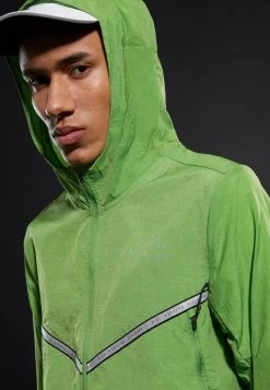 Nike Performance Herren TRANSIT - Laufjacke - Chlorophyll/silver 11 Nike Performance Herren TRANSIT - Laufjacke - Chlorophyll/silver -Angebote Nike Store 362183d4173f43ab97632587e77cf9e2