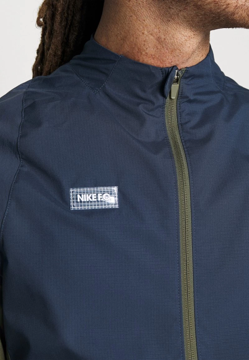 Nike Performance Herren Trainingsjacke - Medium Olive/thunder Blue/clear 5 Nike Performance Herren Trainingsjacke - Medium Olive/thunder Blue/clear – Bild 5