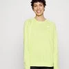 Nike Performance Damen PACER CREW - Langarmshirt - Atomic Green