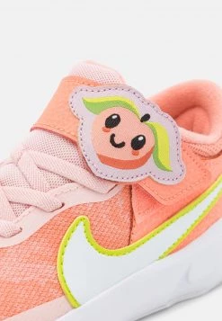 Nike Performance TEAM HUSTLE D 10 LIL UNISEX - Sneaker Low - Atmosphere/white/crimson Bliss -Angebote Nike Store 39ed4062e2a74481a5adb8e2be1fbb8d