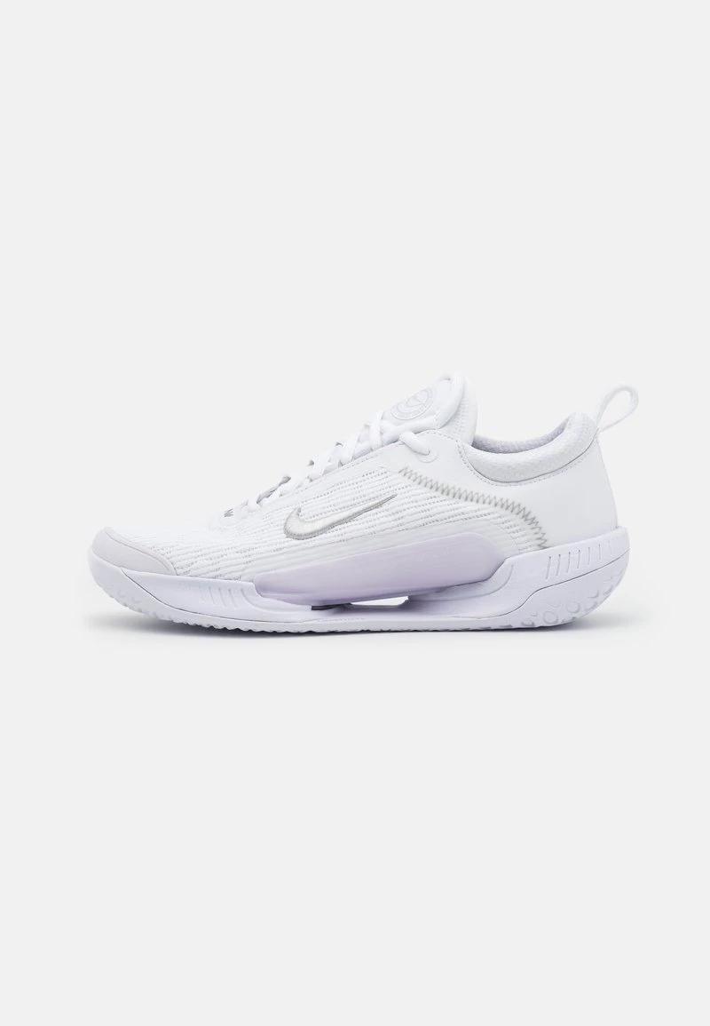 Nike Performance Damen COURT ZOOM NXT - Multicourt Tennisschuh - White/metallic Silver/grey Fog 1 Nike Performance Damen COURT ZOOM NXT - Multicourt Tennisschuh - White/metallic Silver/grey Fog