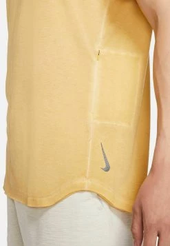 Nike Performance HERREN YOGA KURZARM - T-Shirt Basic - Gelb -Angebote Nike Store 3c6a1447831248f184f3e6f336297eb8