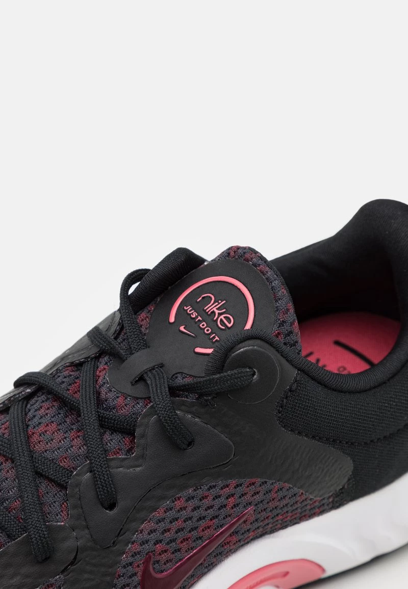 Nike Performance Damen RENEW IN SEASON TR 11 - Trainingsschuh - Black/dark Beetroot/archaeo Pink/off Noir/white 6 Nike Performance Damen RENEW IN SEASON TR 11 - Trainingsschuh - Black/dark Beetroot/archaeo Pink/off Noir/white – Bild 6