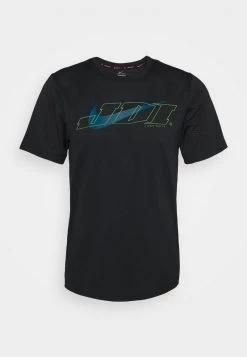 Nike Performance Herren M NK SS SC - T-Shirt Print - Black/green Abyss 11 Nike Performance Herren M NK SS SC - T-Shirt Print - Black/green Abyss -Angebote Nike Store 3d21fd31024047b9ac9779bbef122b5a