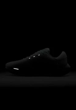 Nike Performance Damen Laufschuh Neutral - White Pure Platinum Black Metallic Silver -Angebote Nike Store 3dd83bfc6bc043deaac331103a67e71e