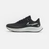 Nike Performance Damen AIR ZOOM PEGASUS 38 SHIELD - Laufschuh Neutral - Black/platinum Tint/dark Smoke Grey/light Smoke Grey/metallic Silver