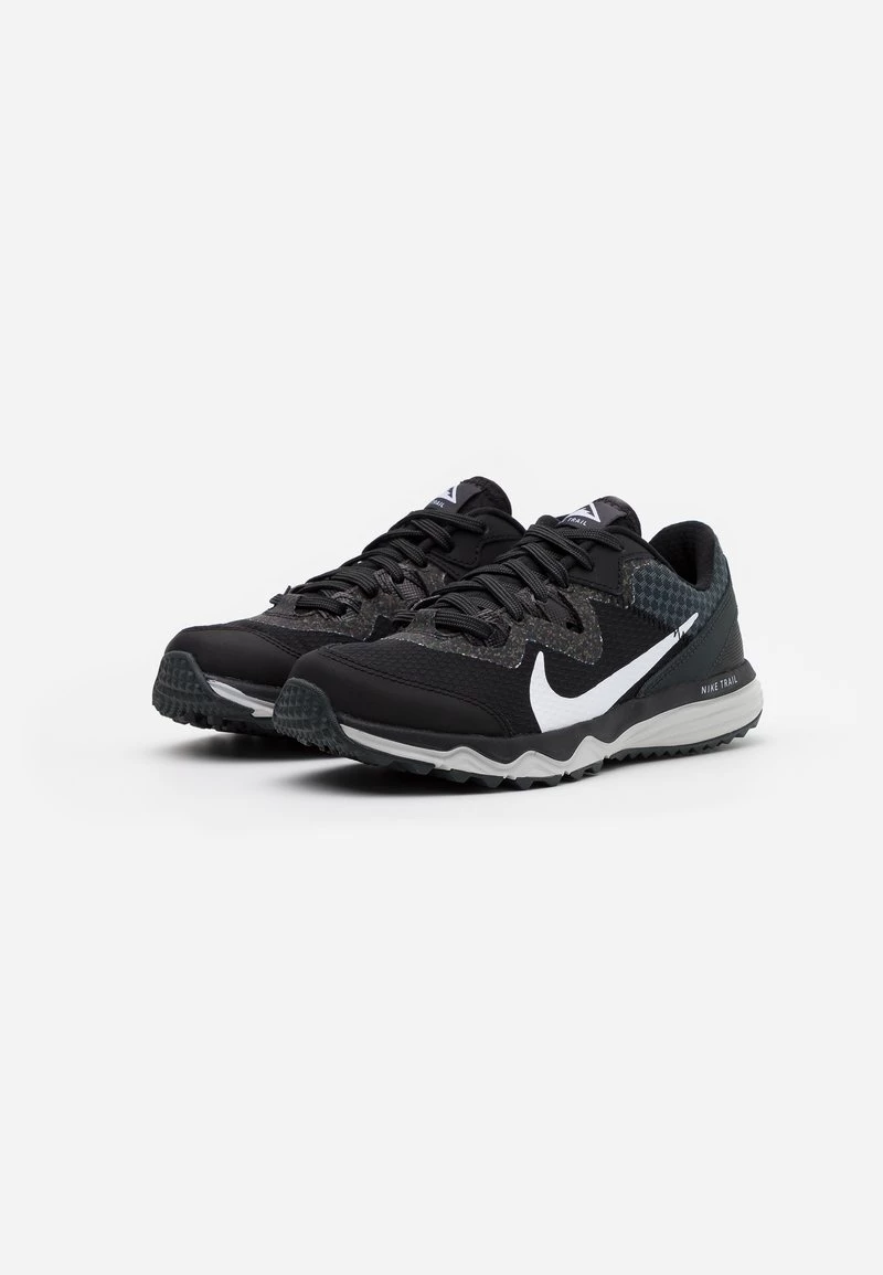 Nike Performance JUNIPER TRAIL - Laufschuh Trail - Black/white/dark Smoke Grey/grey Fog | Damen 2 Nike Performance JUNIPER TRAIL - Laufschuh Trail - Black/white/dark Smoke Grey/grey Fog | Damen – Bild 2