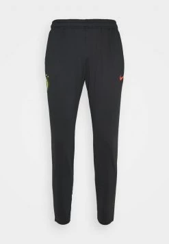 Nike Performance Herren FC PANT - Jogginghose - Black/iridescent/habanero Red 16 Nike Performance Herren FC PANT - Jogginghose - Black/iridescent/habanero Red -Angebote Nike Store 3f05be5a30a64462816d27d3bb2a4bc7