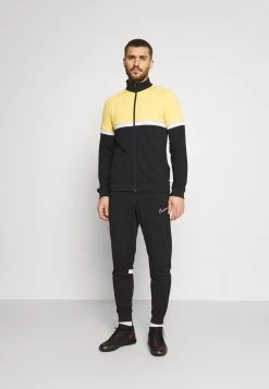 Nike Performance Herren ACADEMY SUIT - Trainingsanzug - Black/saturn Gold/white -Angebote Nike Store 4356183782b2496e828044569929cc7e