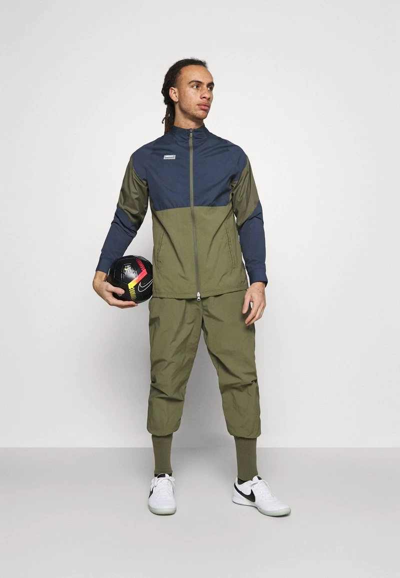 Nike Performance Herren Trainingsjacke - Medium Olive/thunder Blue/clear 2 Nike Performance Herren Trainingsjacke - Medium Olive/thunder Blue/clear – Bild 2