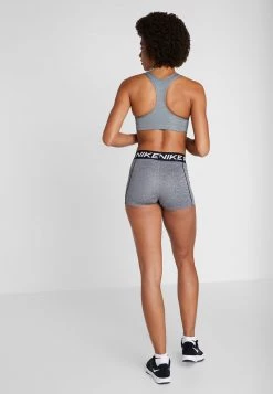 Nike Performance Damen FUTURA BRA - Sport-BH Mit Mittlerer Stützkraft - Smoke Grey/pure/black 8 Nike Performance Damen FUTURA BRA - Sport-BH Mit Mittlerer Stützkraft - Smoke Grey/pure/black -Angebote Nike Store 486b1ec656d2404b805203131a157145
