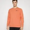 Nike Performance Herren CREW - Sweatshirt - Madder Root/black