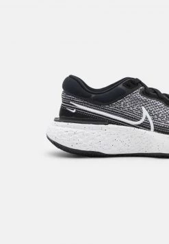 Nike Performance Damen ZOOMX INVINCIBLE RUN FK - Laufschuh Wettkampf - White/black -Angebote Nike Store 499f5a7c419541c1b4be743dc03441e0