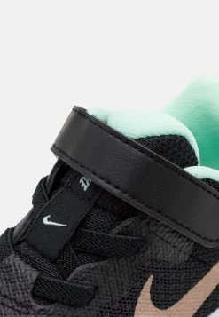 Nike Performance REVOLUTION 6 TDV UNISEX - Laufschuh Neutral - Black/metallic Red Bronze/mint Foam/canyon Purple -Angebote Nike Store 49a84848d9894a39b411c7579fc3f669