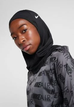 Nike Performance Damen PRO HIJAB - Kopftuch - Black/white 9 Nike Performance Damen PRO HIJAB - Kopftuch - Black/white -Angebote Nike Store 4b2152979c2b443daef13d9b09c91e59