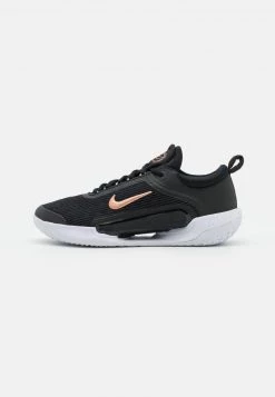Nike Performance COURT ZOOM NXT - Multicourt Tennisschuh - Black/metallic Red Bronze/white | Damen