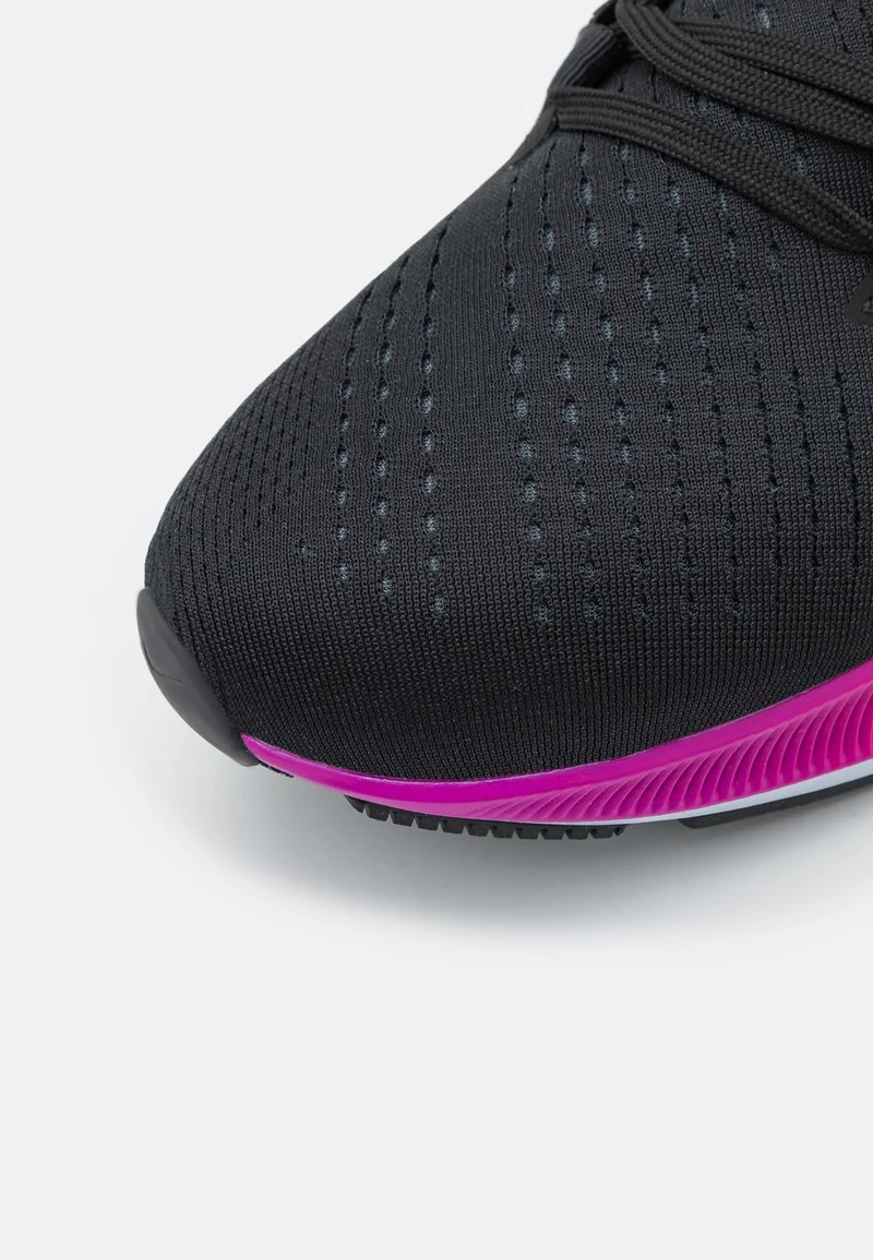 Nike Performance Herren AIR ZOOM PEGASUS 38 - Laufschuh Neutral - Black/flash Crimson/off Noir/hyper Violet/football Grey 6 Nike Performance Herren AIR ZOOM PEGASUS 38 - Laufschuh Neutral - Black/flash Crimson/off Noir/hyper Violet/football Grey – Bild 6