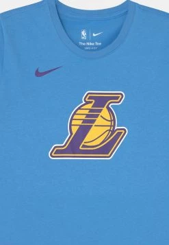 Nike Performance NBA LOS ANGELES LAKERS ESSENTIAL MIXTAPE LOGO TEE UNISEX - T-Shirt Print - Valor Blue 5 Nike Performance NBA LOS ANGELES LAKERS ESSENTIAL MIXTAPE LOGO TEE UNISEX - T-Shirt Print - Valor Blue -Angebote Nike Store 4edc393aba4b47d399d69ab65e30de7d