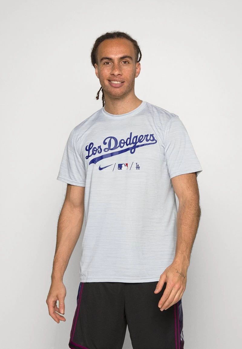 Nike Performance Herren MLB LA DODGERS NIKE CITY CONNECT LEGEND PRACTICE VELOCITY - Vereinsmannschaften - White 1 Nike Performance Herren MLB LA DODGERS NIKE CITY CONNECT LEGEND PRACTICE VELOCITY - Vereinsmannschaften - White