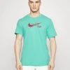 Nike Performance TEE TENNIS - T-Shirt Print - Washed Teal | Herren