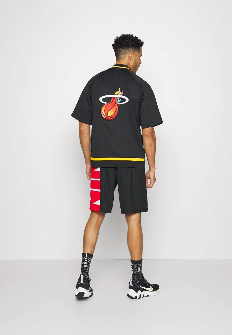 Nike Performance Herren NBA MIAMI HEAT MOMENTS MIXTAPES SHOWTIME SHORT SLEEVE WARM UP - Vereinsmannschaften - Black/white 3 Nike Performance Herren NBA MIAMI HEAT MOMENTS MIXTAPES SHOWTIME SHORT SLEEVE WARM UP - Vereinsmannschaften - Black/white – Bild 3