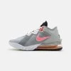 Nike Performance LEBRON XVIII LOW - Basketballschuh - Light Smoke Grey/sunset Pulse/black/white | Herren