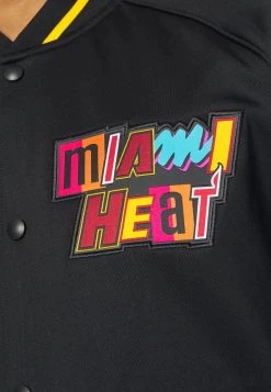 Nike Performance Herren NBA MIAMI HEAT MOMENTS MIXTAPES SHOWTIME SHORT SLEEVE WARM UP - Vereinsmannschaften - Black/white 13 Nike Performance Herren NBA MIAMI HEAT MOMENTS MIXTAPES SHOWTIME SHORT SLEEVE WARM UP - Vereinsmannschaften - Black/white -Angebote Nike Store 5196453cded144ceb2bac02891875f58