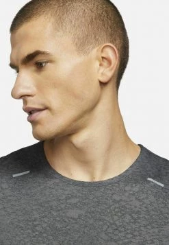 Nike Performance Herren T-Shirt Print - Black/iron Grey -Angebote Nike Store 5313bed1d1f6479a8874f270ee68063c