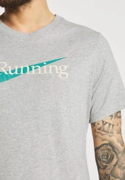 Nike Performance Herren T-Shirt Print - Grey Heather -Angebote Nike Store 5399d5c9b3b345c4b3dd8c15c838a846