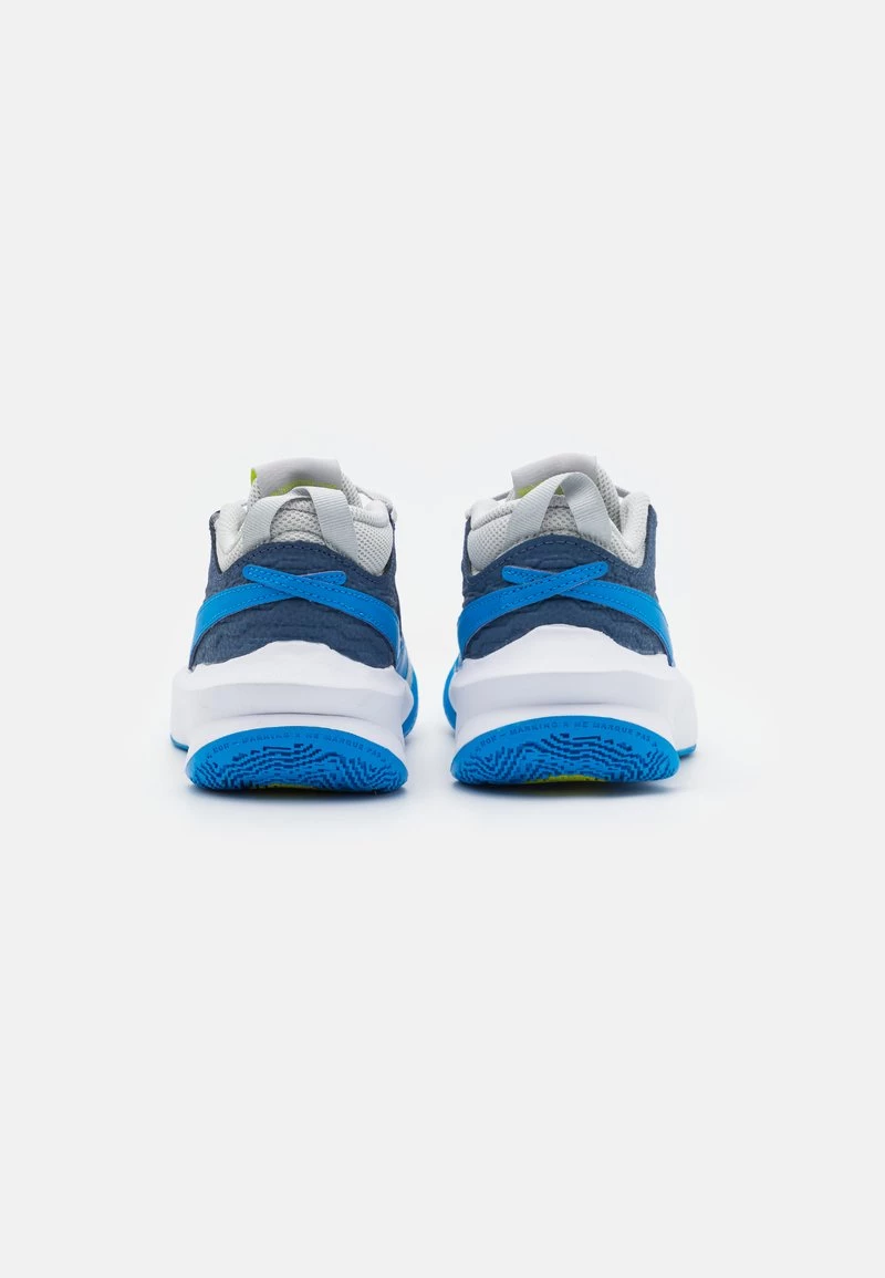 Nike Performance TEAM HUSTLE 10 UNISEX - Basketballschuh - Grey Fog/photo Blue/mystic Navy 3 Nike Performance TEAM HUSTLE 10 UNISEX - Basketballschuh - Grey Fog/photo Blue/mystic Navy – Bild 3