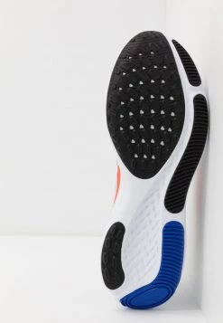 Nike Performance Herren REACT MILER - Laufschuh Neutral - Pure Platinum/racer Blue/bright Crimson -Angebote Nike Store 55a19db077284db0a26007e4c4089bf1