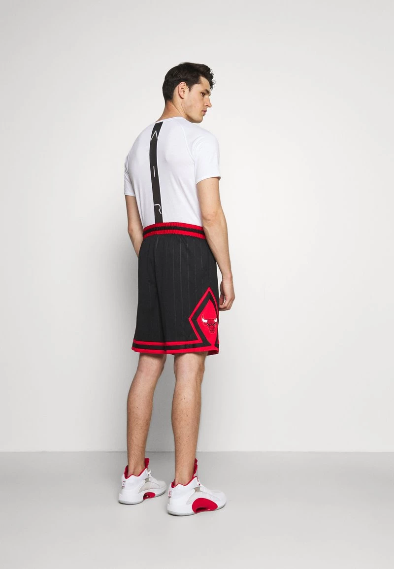 Nike Performance NBA CHICAGO BULLS STATEMENT SWINGMAN - Vereinsmannschaften - Black/university Red/white | Herren 3 Nike Performance NBA CHICAGO BULLS STATEMENT SWINGMAN - Vereinsmannschaften - Black/university Red/white | Herren – Bild 3