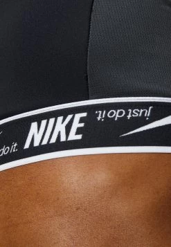 Nike Performance Damen LOGO BRA - Sport-BH Mit Mittlerer Stützkraft - Black/white 11 Nike Performance Damen LOGO BRA - Sport-BH Mit Mittlerer Stützkraft - Black/white -Angebote Nike Store 55fa70a8e73947b5b28e2eb6a10cfee9