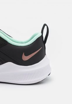 Nike Performance DOWNSHIFTER 11 UNISEX - Laufschuh Neutral - Black/metallic Red Bronze/mint Foam/clear -Angebote Nike Store 563dfc22a26242ebab5c70c8c565a560