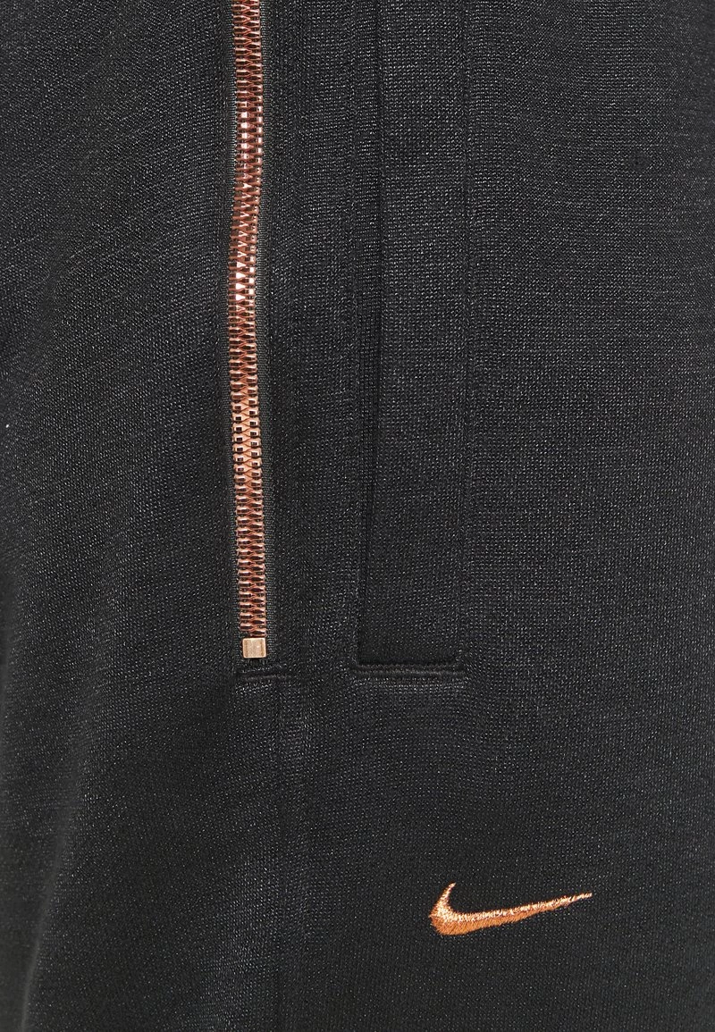 Nike Performance Herren PANT - Jogginghose - Black/metallic Copper 5 Nike Performance Herren PANT - Jogginghose - Black/metallic Copper – Bild 5