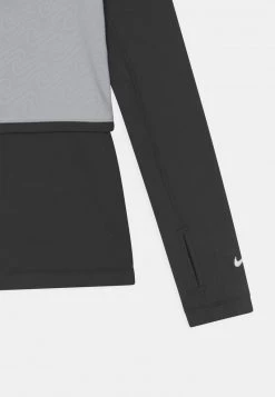Nike Performance Kinder Langarmshirt - Smoke Grey/black/white 6 Nike Performance Kinder Langarmshirt - Smoke Grey/black/white -Angebote Nike Store 58cee6be89d34ff9b3e673a9a5b3fd76