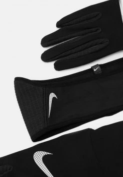 Nike Performance Damen WOMENS ESSENTIAL RUNNING HEADBAND AND GLOVE SET - Fingerhandschuh - Black/silver 7 Nike Performance Damen WOMENS ESSENTIAL RUNNING HEADBAND AND GLOVE SET - Fingerhandschuh - Black/silver -Angebote Nike Store 59abea44c841489f8092b328ada3935d