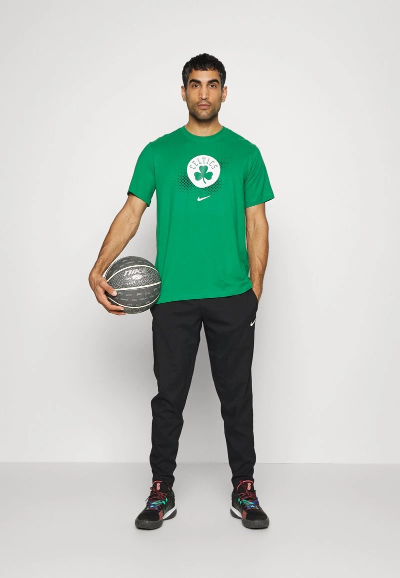 Nike Performance Herren NBA BOSTON CELTICS LOGO TEE - Vereinsmannschaften - Clover 2 Nike Performance Herren NBA BOSTON CELTICS LOGO TEE - Vereinsmannschaften - Clover – Bild 2