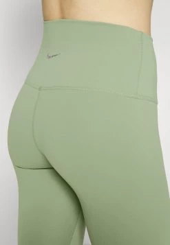 Nike Performance Damen YOGA - Tights - Oil Green/iron Grey 11 Nike Performance Damen YOGA - Tights - Oil Green/iron Grey -Angebote Nike Store 5a0b4e8c519944a7aa47626c656b4a25