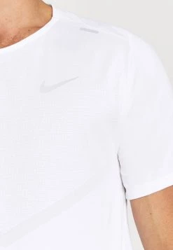 Nike Performance RISE - Sport T-shirt - White/silver | Herren -Angebote Nike Store 5b0a75ab5f1d4c83bba6cbee9cde28be