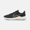 Nike Performance Damen DOWNSHIFTER 11 - Laufschuh Stabilität - Black/sail/dark Smoke Grey/metallic Copper Coin