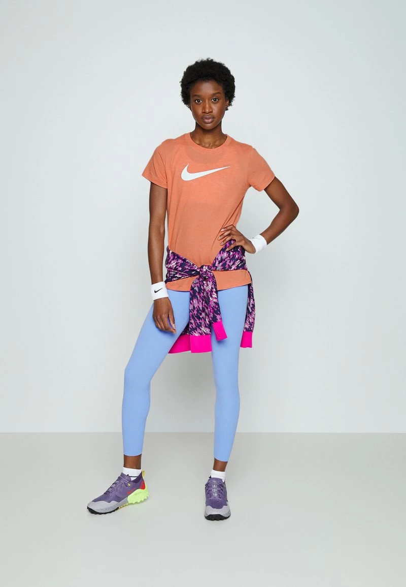 Nike Performance Damen Sport T-shirt - Madder Root 2 Nike Performance Damen Sport T-shirt - Madder Root – Bild 2