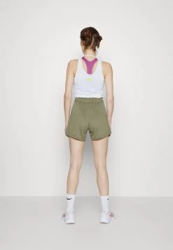 Nike Performance ATTACK - Kurze Sporthose - Medium Olive/white | Damen 8 Nike Performance ATTACK - Kurze Sporthose - Medium Olive/white | Damen -Angebote Nike Store 5c77ce9b417e45d0810defaa5ce3b700
