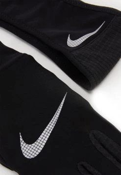 Nike Performance Herren MENS ESSENTIAL RUNNING HEADBAND AND GLOVE SET - Fingerhandschuh - Black/silver -Angebote Nike Store 5dc73bd7c75e4e57b9174c64e38eabeb