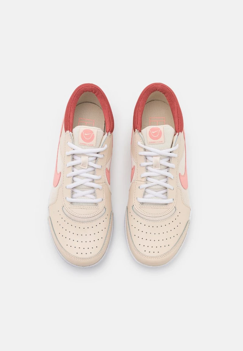 Nike Performance Damen ZOOM COURT LITE 3 - Multicourt Tennisschuh - Pearl White/bleached Coral/white 4 Nike Performance Damen ZOOM COURT LITE 3 - Multicourt Tennisschuh - Pearl White/bleached Coral/white – Bild 4