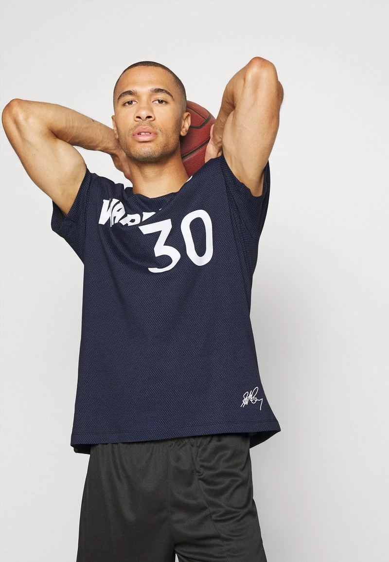 Nike Performance Herren NBA GOLDEN STATE WARRIORS STEPHEN CURRY NAME & NUMBER TEE - Vereinsmannschaften - Black 4 Nike Performance Herren NBA GOLDEN STATE WARRIORS STEPHEN CURRY NAME & NUMBER TEE - Vereinsmannschaften - Black – Bild 4