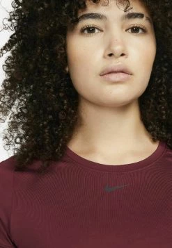 Nike Performance Damen ONE SLIM - Sport T-shirt - Dark Beetroot/black -Angebote Nike Store 61bed51688744a0bb6cfae2ede3b1af2
